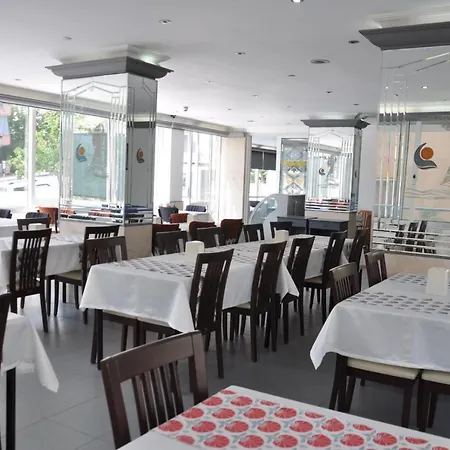 Livia Hotel 2*